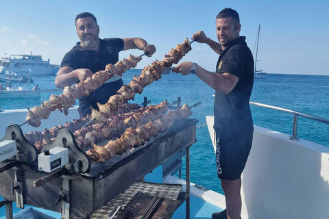 Traslados: Paphos para Latchi, PM e churrasco e cruzeiro no toboáguaNafsika 13h