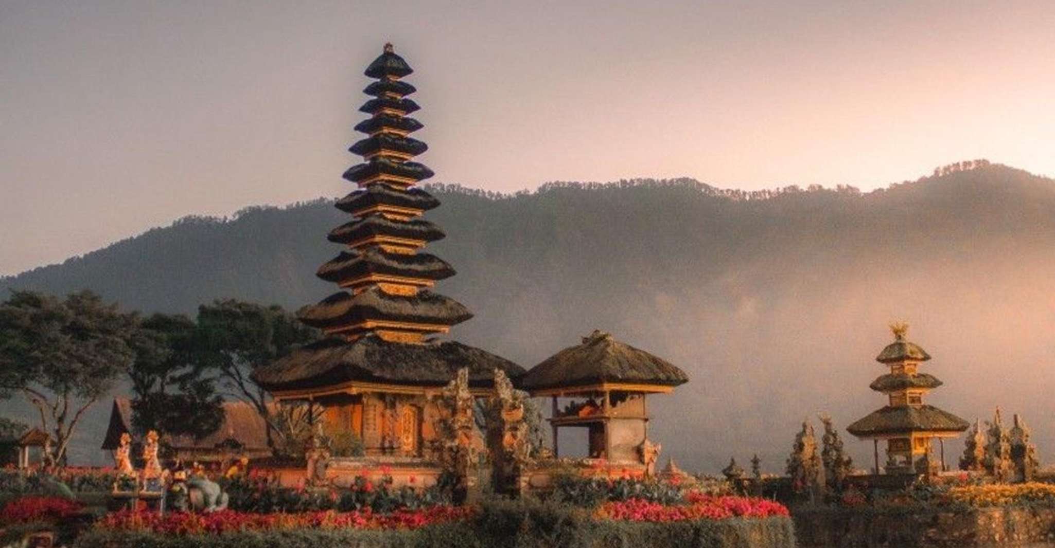 Bali: Jatiluwih UNESCO, Bratan Lake, Iconic Gate & Tanah Lot photo 7