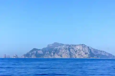 Ab Positano: Capri Inselgruppenfahrt mit Blauer Grotte