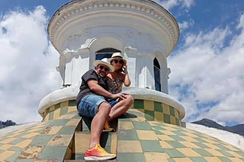 Quito Old Town: Domes, History & Coffee