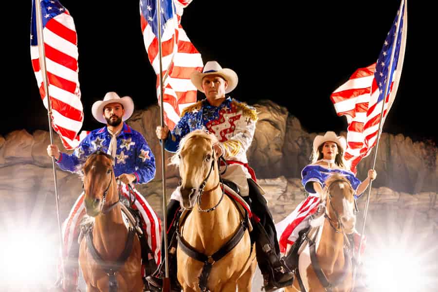 Pigeon Forge: Ticket für Dolly Partons Stampede Dinner Show. Foto: GetYourGuide