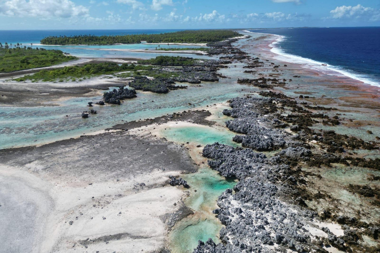 Île aux Récifs and its Natural Pools, Passe de Tiputa, and Aquarium Reef Island and its Natural Pools, Tiputa Pass, and Aquarium
