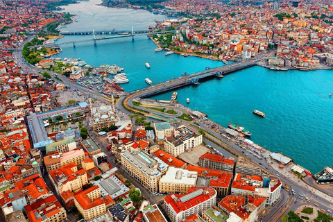 Istanbul: Taste of Turkey with Europe & Asia by Ferry Tour en Español