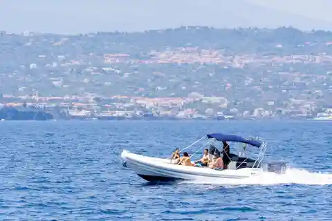 Catania: Day Tour in a Rubber Dinghy Along the Riviera