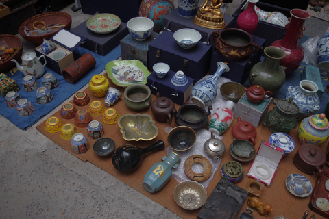 Hangzhou Ghost Market Adventure: Antique Hunt & Bargain