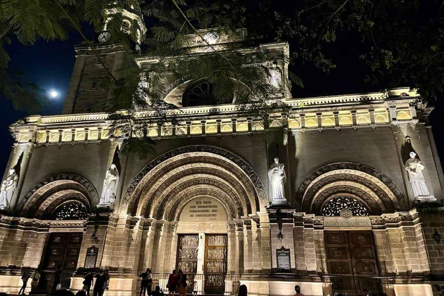 Manila: Enchanting Night Tour of Manila's Historic Landmarks