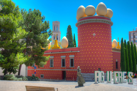 Depuis Barcelone : Musée Dali, village médiéval et visite de GéroneTour en anglais