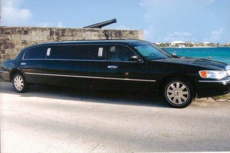 Nassau: transfert aéroport aller-retour en limousineOption standard