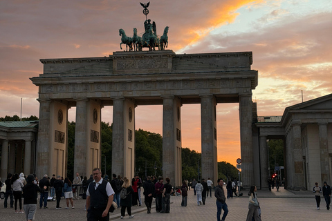 Berlin Night Walking Tour - Iconic Illuminated Landmarks Private Berlin Sunset Walking Tour - Iconic Landmarks