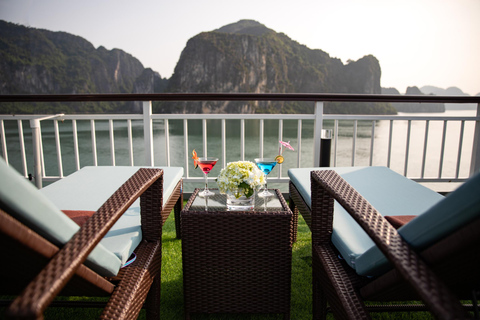 Hanoi: 2-dagars Halong-Lan Ha Bay BEST SELLER 5* kryssning balkong