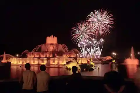 2 Hour Chicago Pier Fireworks & Evening Segway Tour