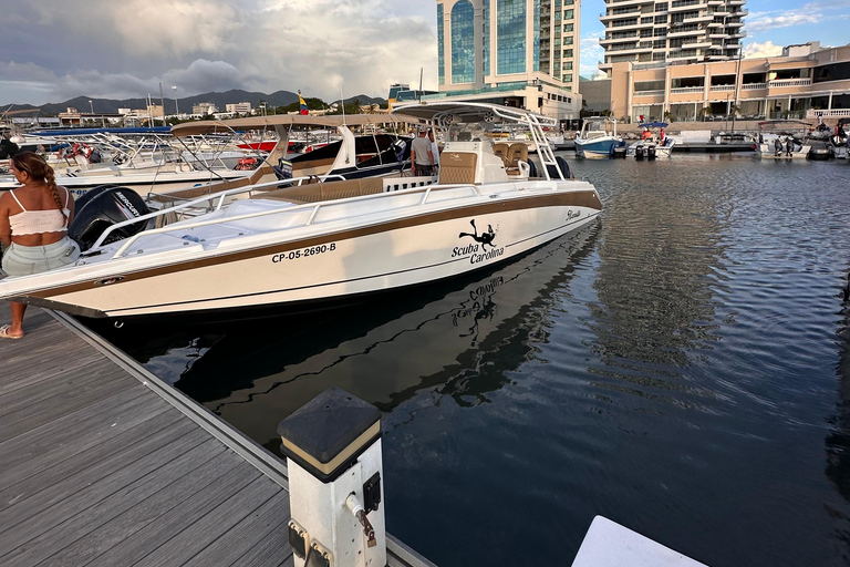 Santa Marta: Private Boat Tour to Bahía Concha & Taganga