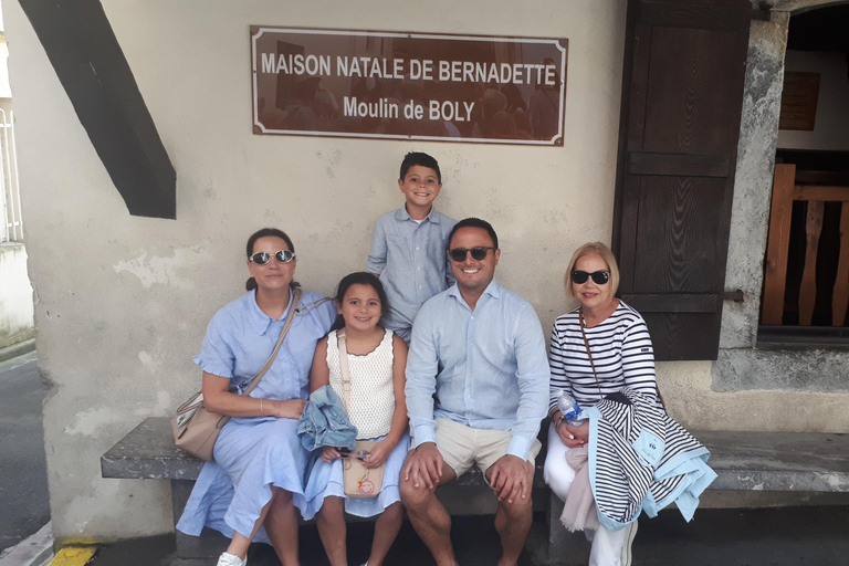 Lourdes : Visite d&#039;une jounée privée avec château et marché