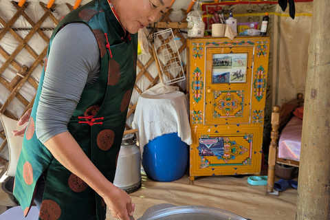 4-Day Authentic Nomadic Family Homestay near the Mini Gobi