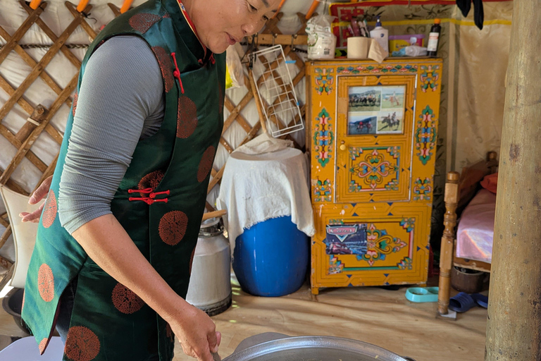 4-Day Authentic Nomadic Family Homestay near the Mini Gobi
