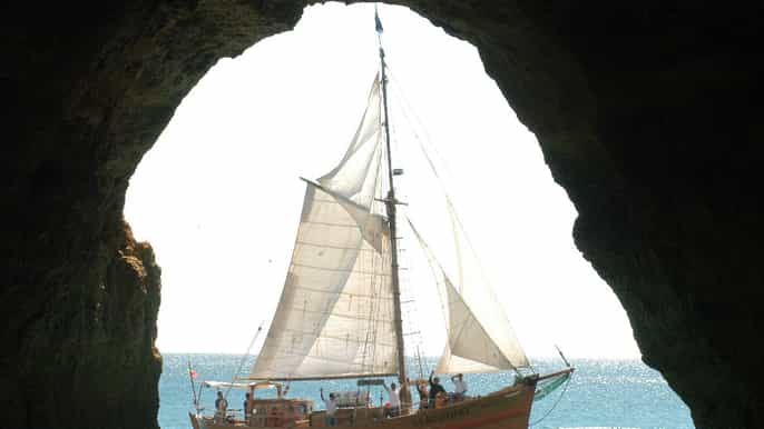 pirate ship cruise along the algarve coast