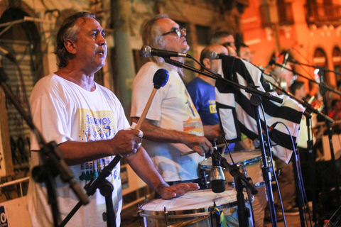 Rio de Janeiro: impreza samby w Pedra do Sal z caipirinhąRio de Janeiro: impreza samby Pedra do Sal z caipirinhas
