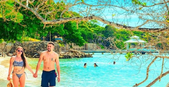 Cartagena: Sol y Papaya Beachclub - Day Tour in Isla Grande!