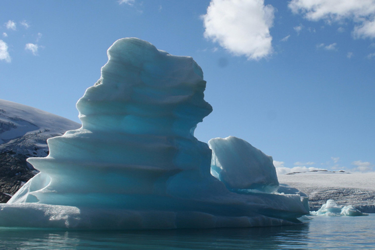 Stygge: Kayaking and Glacier Hike