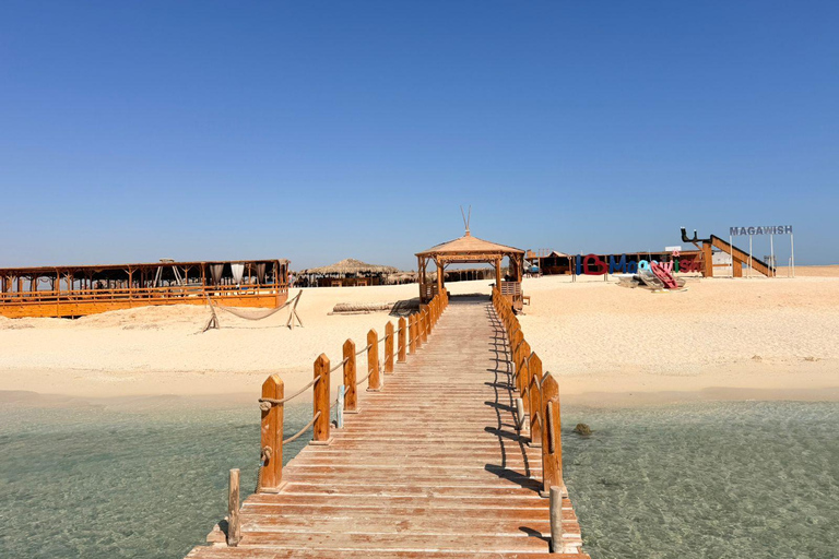 Hurghada: Private Speedboat to Magawish Island 8-hour Private Speedboat With Lunch
