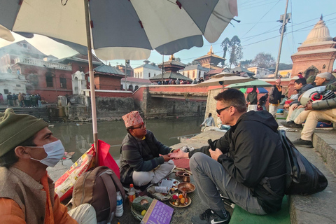 Kathmandu: Morning Pashupati Temple Sunrise Spiritual Tour