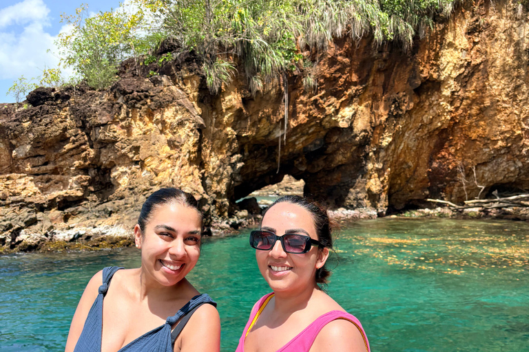 St. Lucia: Private Boat Tour with Snorkeling & Beaches
