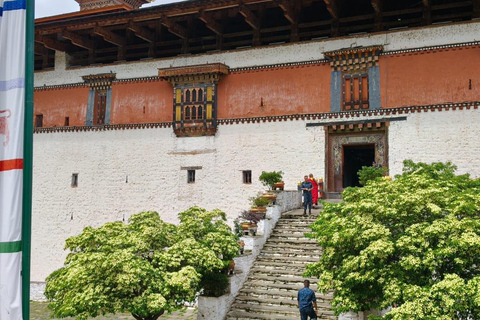 7-Days in Bhutan with River Rafting, Farm Lunch & Stone Bath
