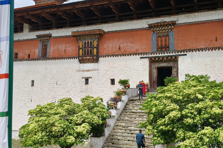 7-Days in Bhutan with River Rafting, Farm Lunch & Stone Bath