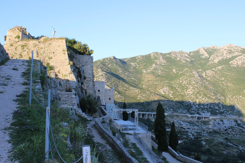 Split: Klis Sunset Sightseeing Tour turístico de ônibusSplit: ônibus Sunset Klis Fortress e passeio a pé