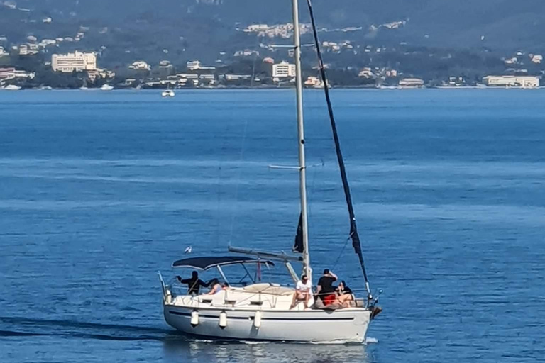 Corfú: Crucero privado de medio día en velero