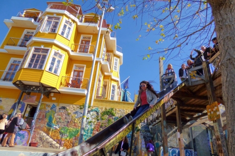Volledige kleuren: Valparaíso en Viña del MarOntmoetingspunt Parque Arauco 08:45 uur