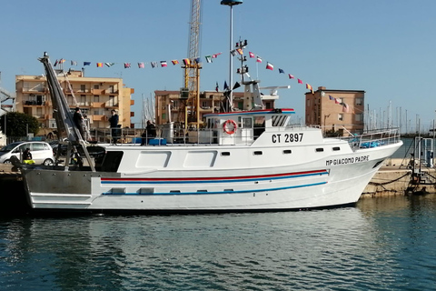 Catania: Giacomopadre Fishing Tourism by Boat from the Harbor Catania: Pesca Turismo Giacomopadre Boat Tour from the Port