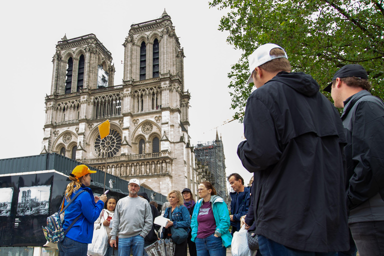 Parigi: Tour a piedi all&#039;aperto di Notre Dame con ingresso alla cripta