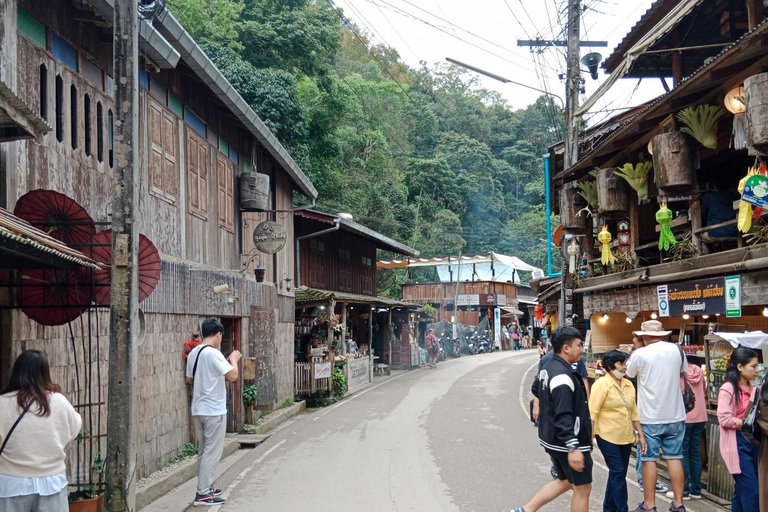 Mae Kampong Village, Hot Springs, Bo Sang Umbrellas Making