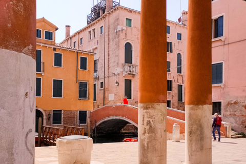 Venice: In the Footsteps of Commissario Brunetti Shared Group Tour in German