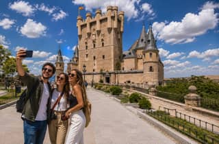Tagestour: Segovia mit Führung durch die Kathedrale und Mittagessen im Restaurant