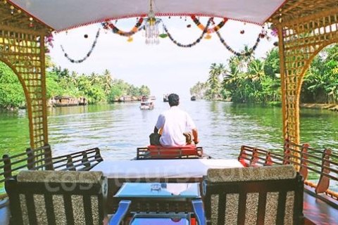 Casa barco en Kerala: lago VembanadOpción estándar