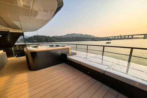 Phuket: Phi Phi Island Tour & Luxury Catamaran Party