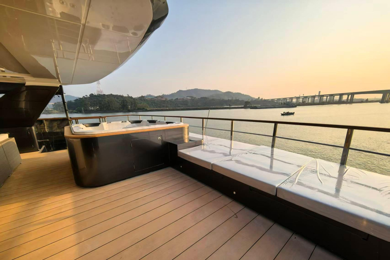 Phuket: Phi Phi Island Tour & Luxury Catamaran Party