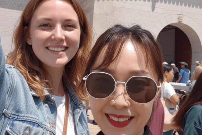 Seoul Layover: Private All-Inclusive Walking Highlights Tour