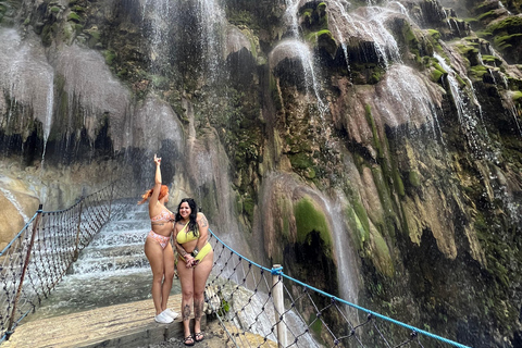 Mexico-Stad: Tolantongo-grotten, warmwaterbronnen en natuurlijke zwembadenMexico-Stad: Grutas de Tolantongo, warmwaterbronnen en natuurlijke zwembaden