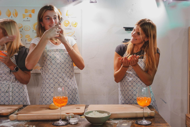 Rome Cooking Class: Make Pasta & Mix 3 Spritz Cocktails Private Experience