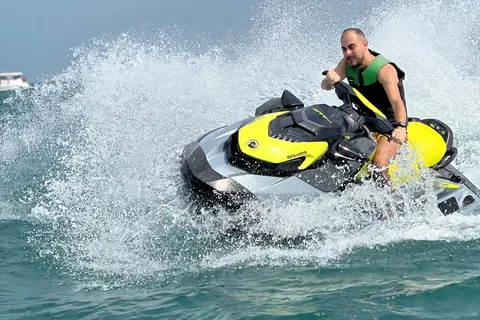 Dubaï Est : Balade guidée en JetsKi avec système audio !