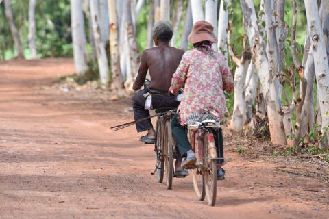 Siem Reap: City Highlights Cycling Tour with Breakfast