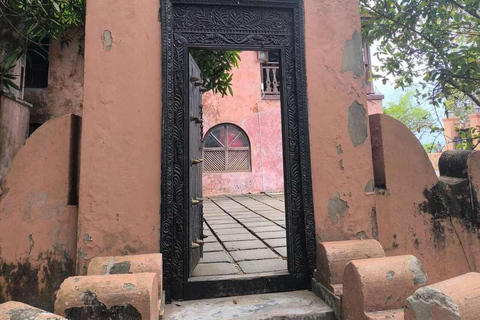 ZANZÍBAR: isla de la Prisión, natación en cuevas y Laguna Azul