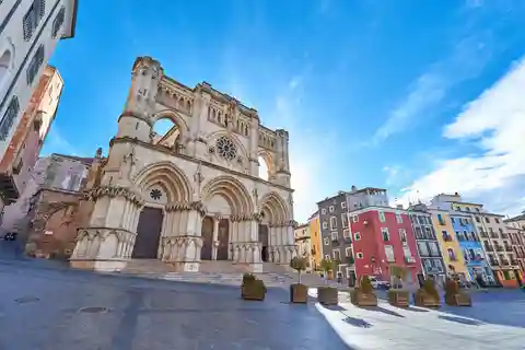 Escursione di un giorno da Madrid a Cuenca e alla Città Incantata