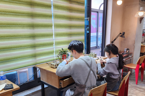 Seoul: Handmade Jewelry Workshop in Gangnam