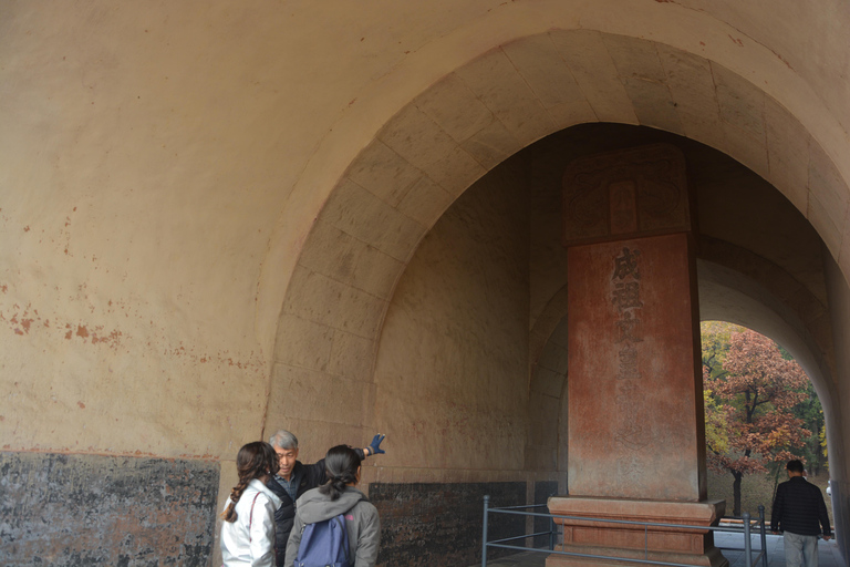 Feng Shui Beijing: Great Wall, Ming Tombs, and Hutongs Tour