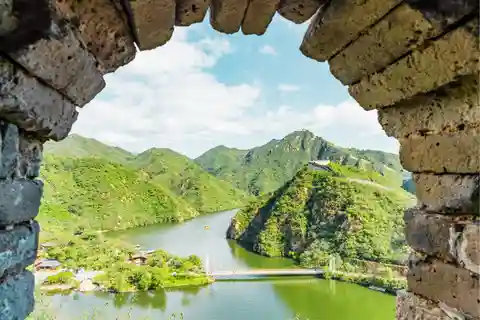 Beijing: Huanghuacheng Lakeside Great Wall Guided Bus Tour