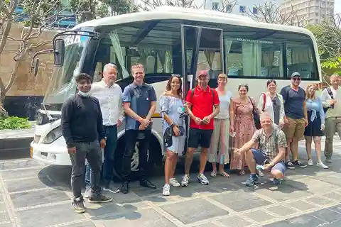 Two Days in Mumbai: Sightseeing, Slum, Elephanta & Market